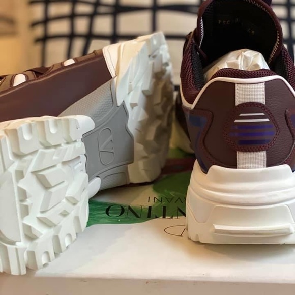 SY0S0C20 - Valentino Garavani Men’s Sneakers - Picture 8 of 15